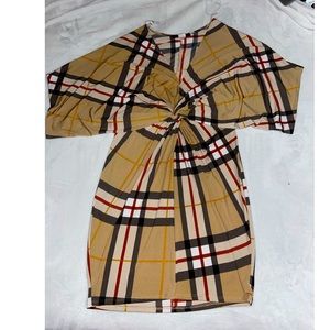 Colors: Tan, with white, red & black stripes